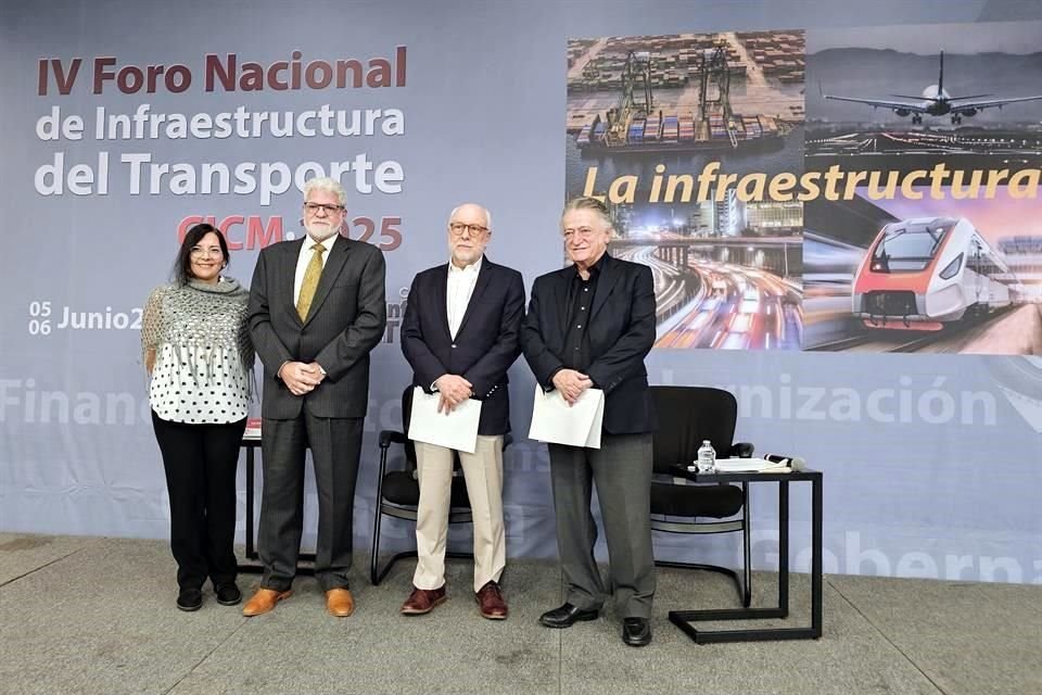 Asimismo, se requiere optimizar los cruces ferroviarios a los puertos fronterizos y a los puertos marítimos.