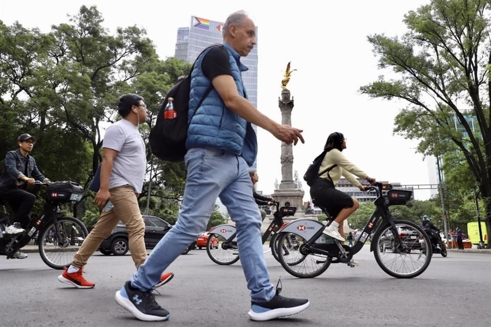 Dirigida a los gobiernos centrales y las alcaldías, busca mejorar la infraestructura a nivel de calle, la cual presenta deficiencias de accesibilidad y baja seguridad. 
