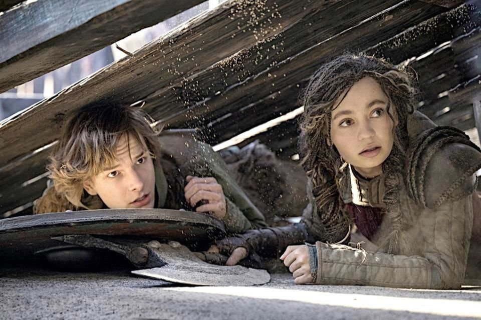 También actúan Harry Trevaldwyn en el rol de Brutacio Thorston y Bronwyn James como Brutilda Thorston.