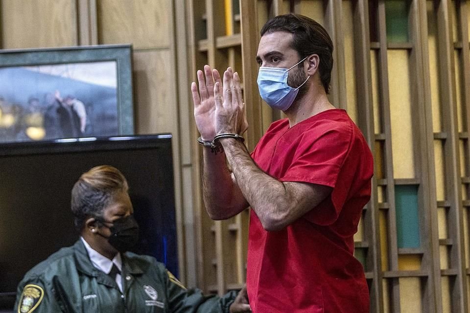 Fue el propio Lyle quien solicitó su traslado a esta prisión con el objetivo de inscribirse en un programa de leyes, reflejo del nuevo enfoque que ha tomado durante su tiempo en reclusión.