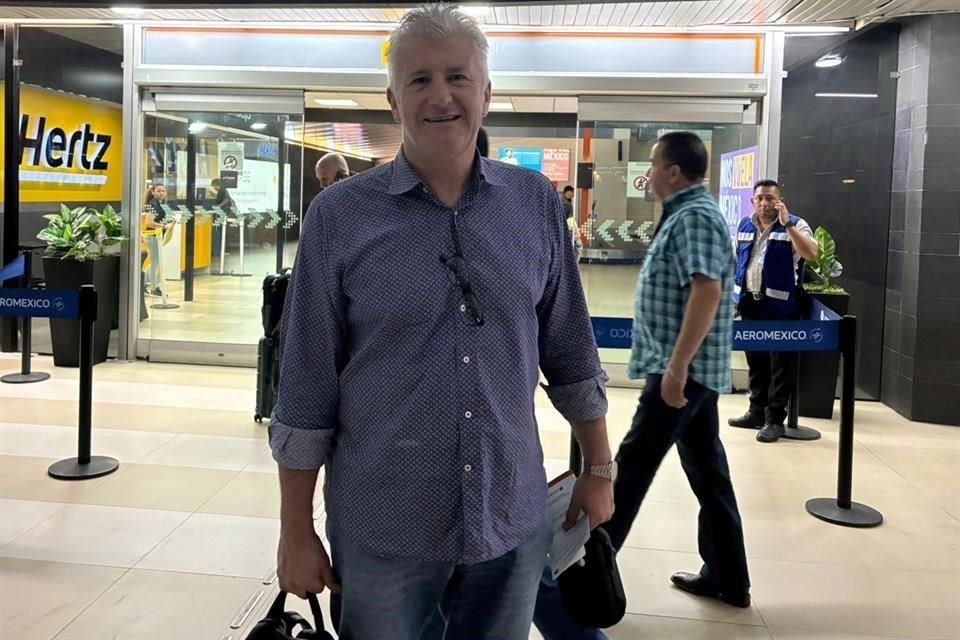 Davor Suker llegó sonriente, pero sin dar declaraciones.