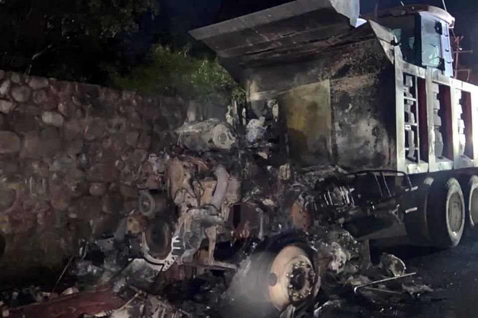 El accidente fue reportado alrededor de la 21:30 horas del sábado, sobre Camino a La Peñita y el entronque Camino a Raíces.