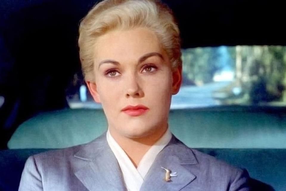 La actriz Kim Novak, recordada por protagonizar la cinta 'Vértigo', de Alfred Hitchcock, recibirá un premio especial en el Festival de Cine de Venecia.