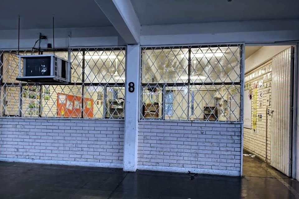Los hechos se registraron esta mañana a las 05: 30 horas en la escuela Primaria Federal 'Nicolás Bravo', ubicada en la calle Cardenal y la Avenida Lincoln.