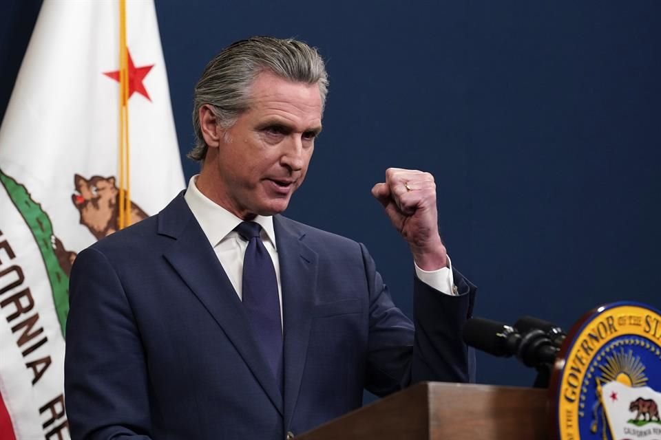 El Gobernador de California, Gavin Newsom, durante una conferencia de prensa en Sacramento, California, el 14 de mayo de 2025.