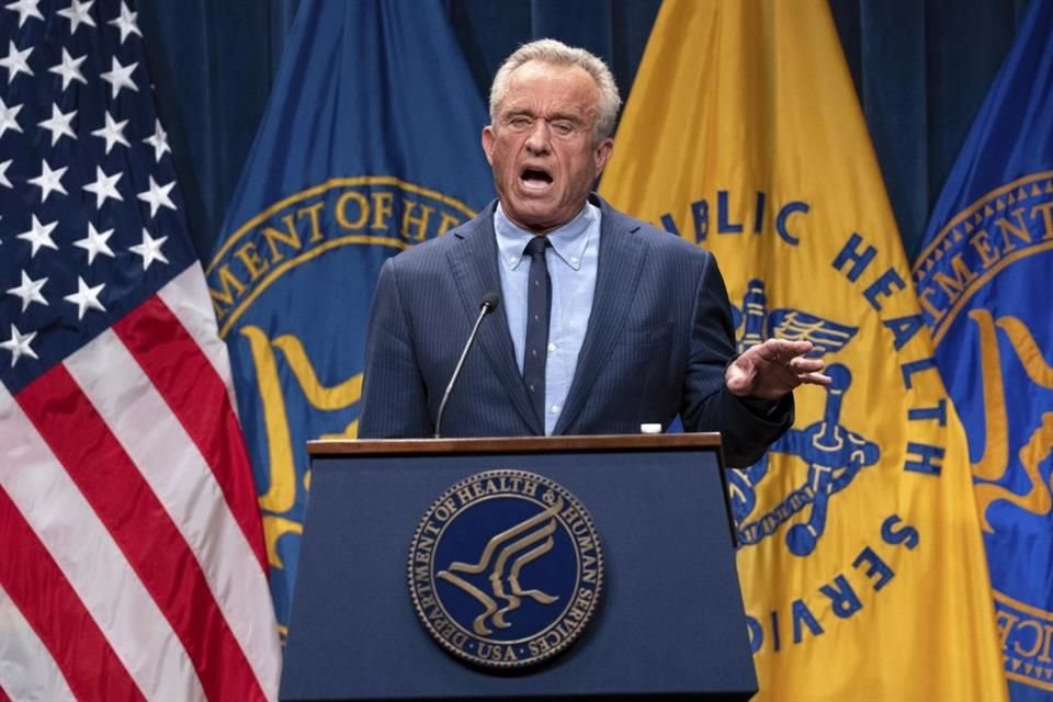 Robert F. Kennedy Jr. durante una conferencia de prensa en Washington, el 16 de abril.