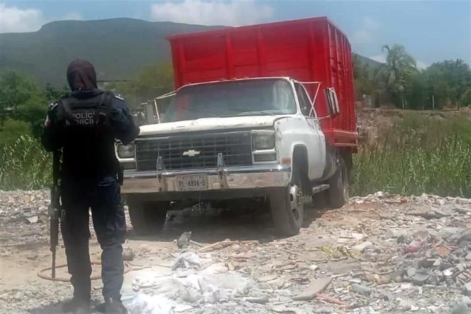 Utilizando dos camionetas, Miguel, Pedro Juan y Jaime llegaron hasta el Antiguo Camino a San José y la Avenida Monterrey, en la Colonia Nueva Esperanza, en donde tiraban escombro.