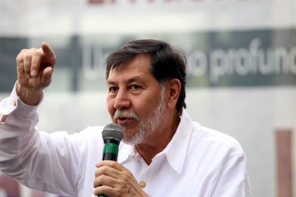 El senador republicano Eric Schmitt respondió a Gerardo Fernández Noroña, quien repudió su idea de cuadruplicar el impuesto a las remesas.