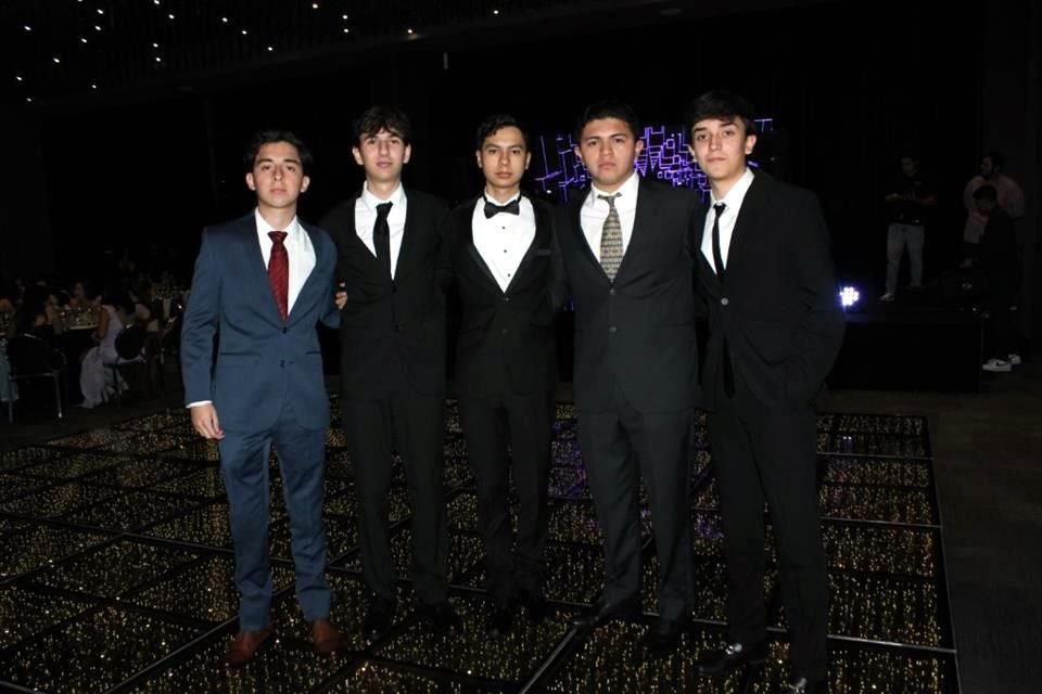 Elías Arechiga, Ángel Martínez, Arturo Garza, Aldo Cazas y Max Flores
