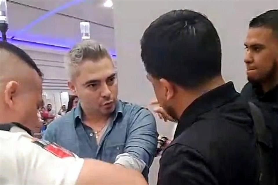 Los hechos fueron grabados por personal de la agencia de viajes.