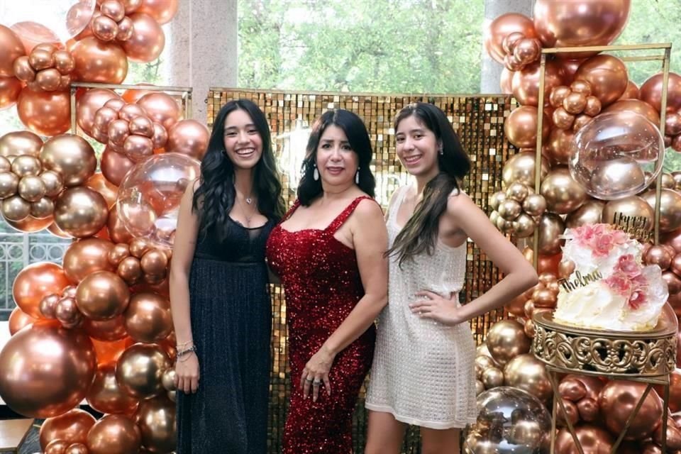 Valeria Ramos y Thelma Carranza de Ramos y Andrea Ramos