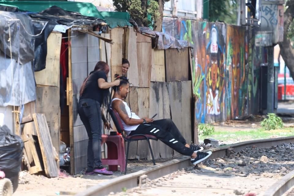 VA DE NUEVO. Tras un intento fallido de reubicación, migrantes fueron emplazados otra vez.