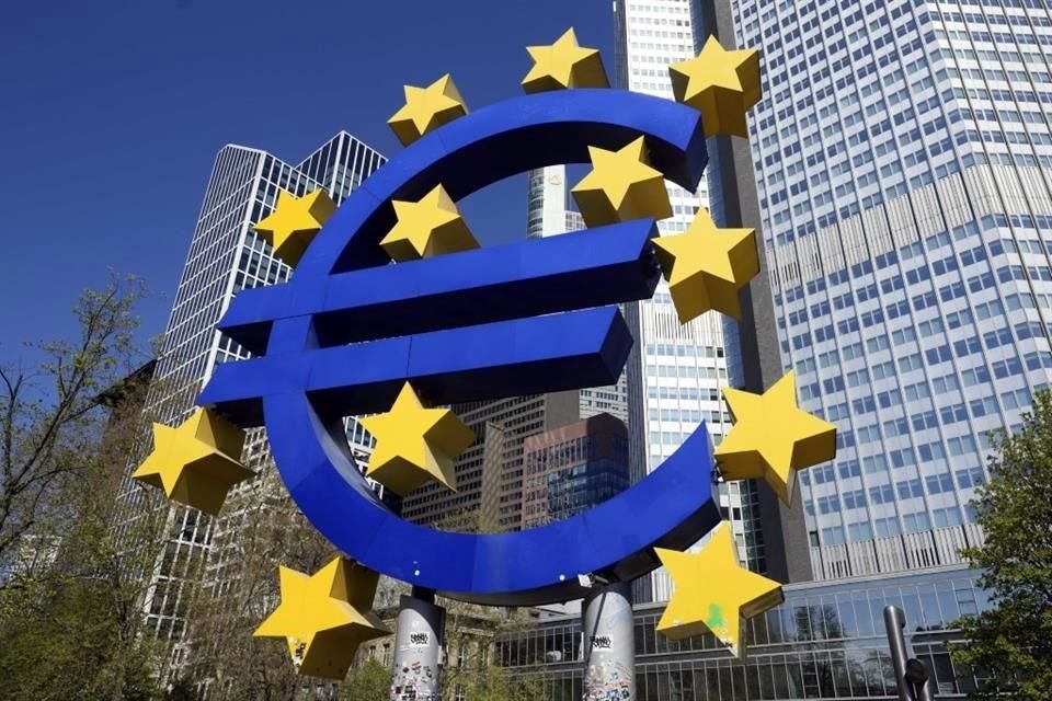 La proporción de oro en las reservas mundiales de divisas a precios de mercado alcanzó el 20% a finales de 2024, superando al euro con un 16%, según informó el Banco Central Europeo.