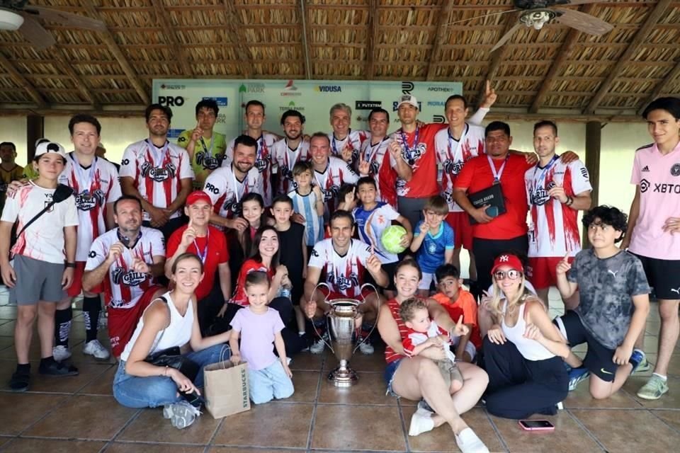 Equipo Eagles (ASFM) campeón de la primera categoría