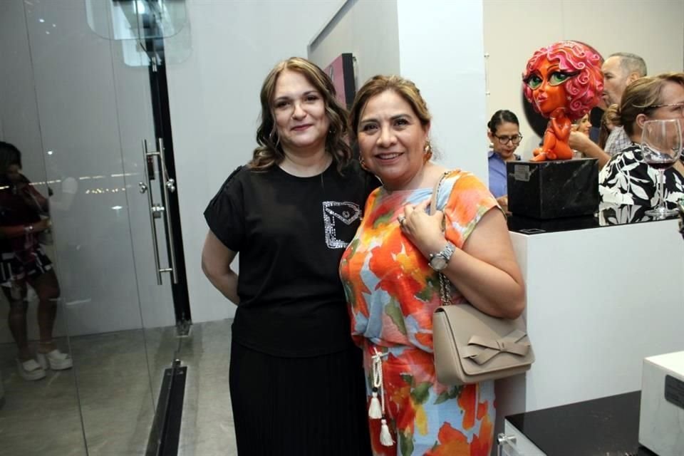 Patty Patton y Claudia Bautista