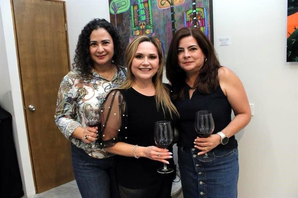 Arcelia Carlos, Paty Villareal y Maye Vázquez