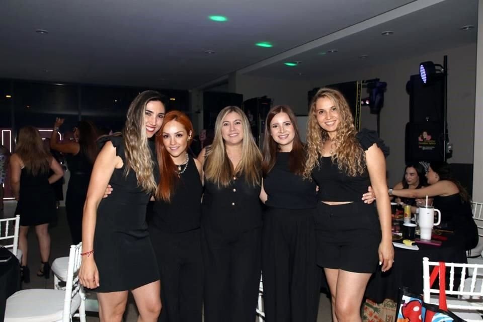 Lorena Villarreal, Marcela López, Katty Herrera, Aleyda Sepúlveda y Daniela Cavazos