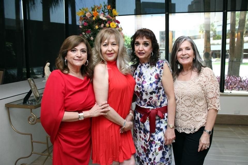 Marcela Quiroga de Zambrano, Isabel Zambrano, Laura Zambrano y Ana de Zambrano