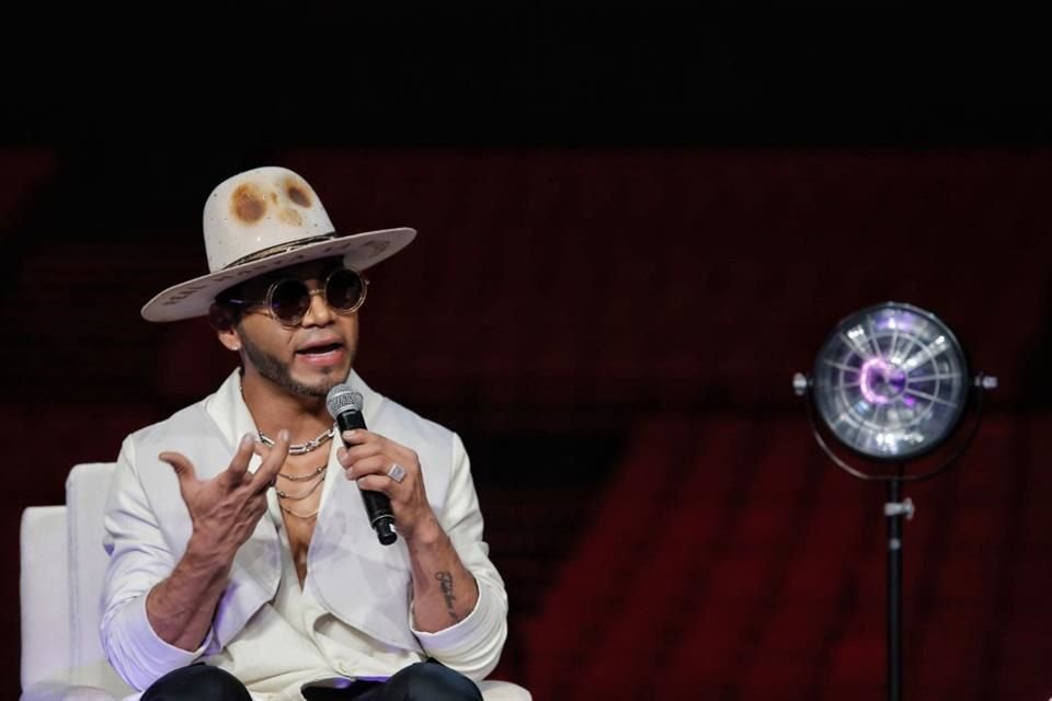 El cantante, de 49 años, expresó que la cirugía le ha hecho reflexionar sobre la importancia de la prevención y el cuidado personal.