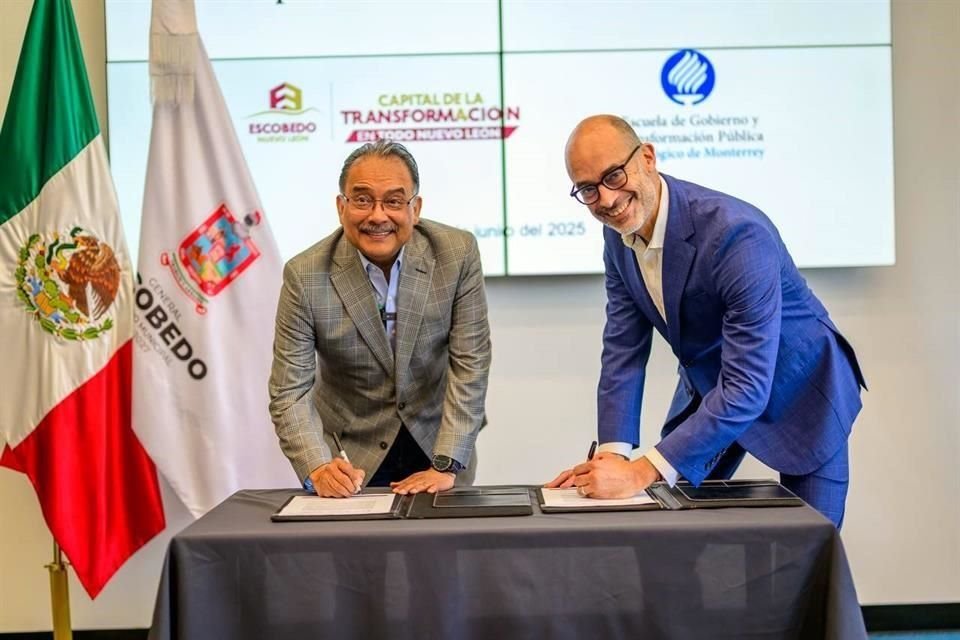 La firma fue encabezada por el Alcalde Andrés Mijes y por Miguel Treviño, ex Alcalde de San Pedro y actual Director de la Escuela de Gobierno del Tec de Monterrey.