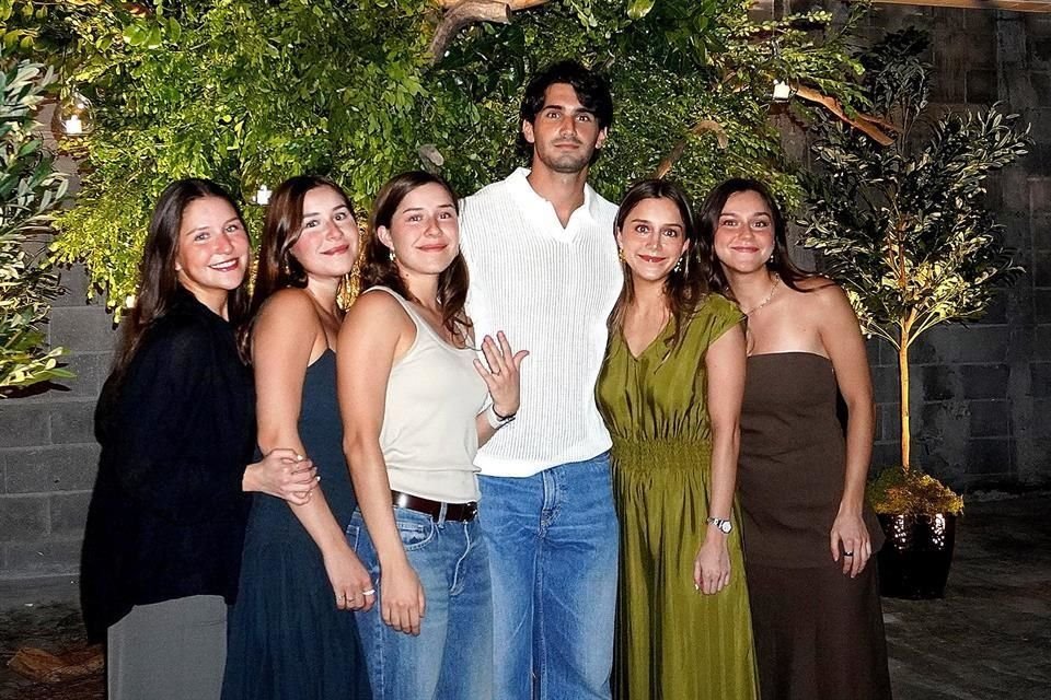 Dora Lozano Pérez, Bárbara Lozano Pérez, LOS NOVIOS, Paola Lozano Pérez y Paulina Lozano Pérez