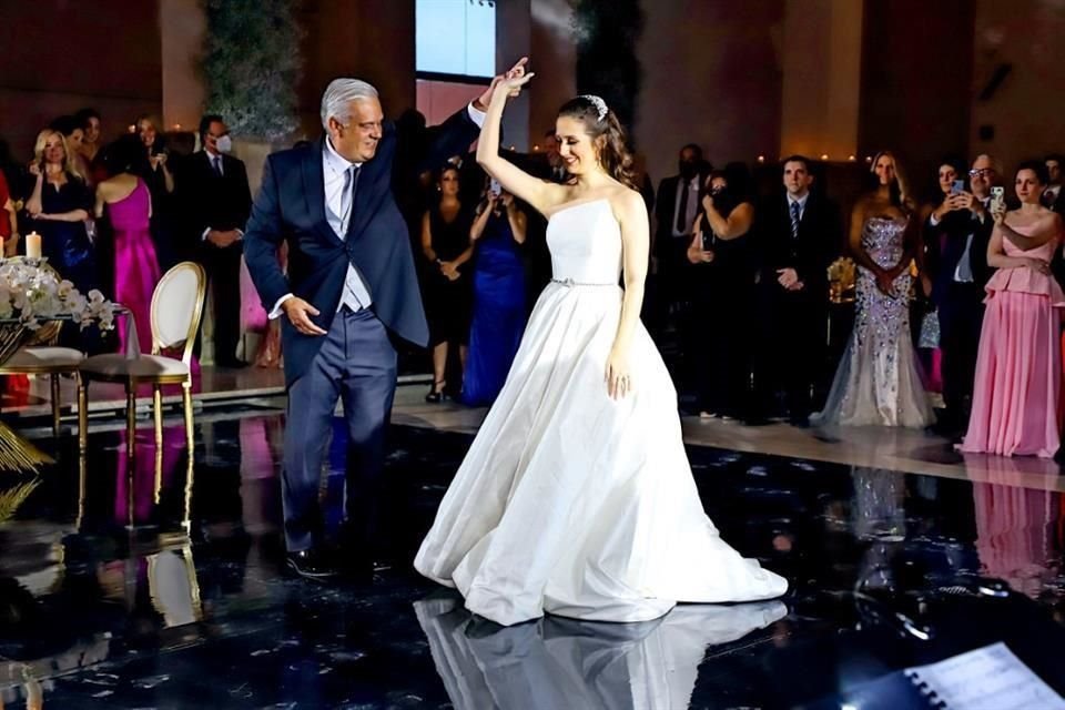 Lorenza González Ballesteros de Schleske. PAPÁ: Francisco González Ballesteros