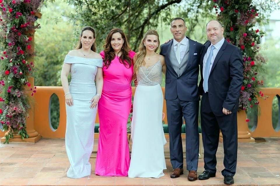 Valerie Toussaint, Lorena Fautsch, los novios y Ricardo Fautsch