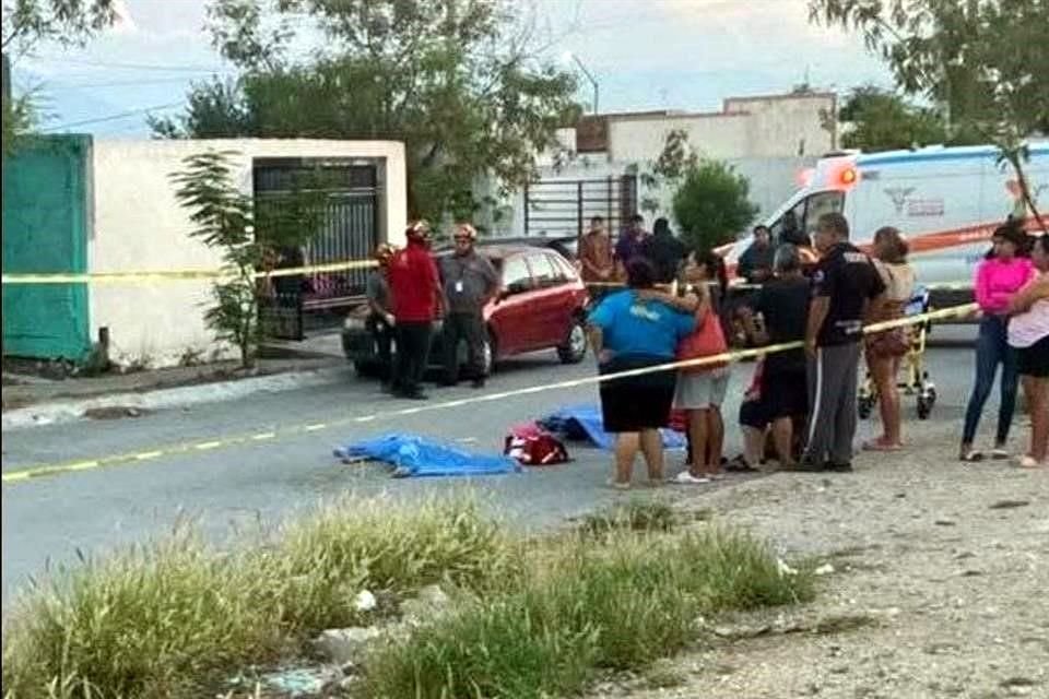  Familiares y vecinos de los menores sufrieron una crisis de histeria al enterarse de su muerte, en la Colonia Colinas del Aeropuerto.