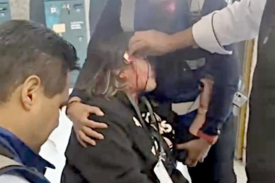 Una trabajadora resultó lesionada en la cabeza por una piedra.