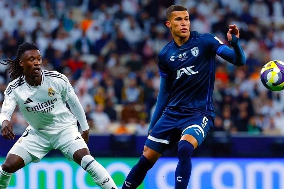Como Tuzo, Deossa enfrentó al Real Madrid en la Copa Intercontinental de la FIFA.