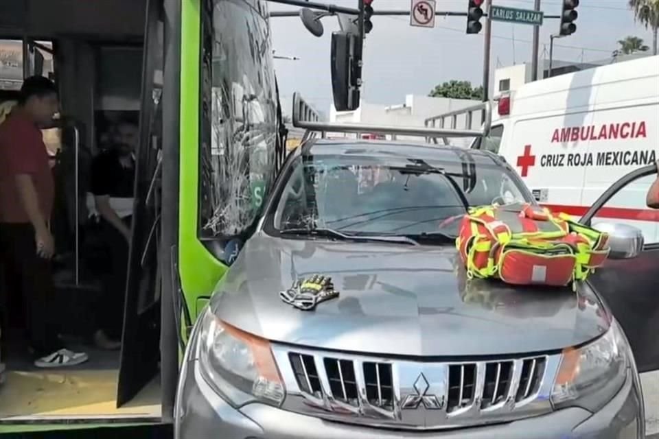 El accidente fue reportado a las 10:09 horas en el cruce de Venustiano Carranza y Carlos Salazar.