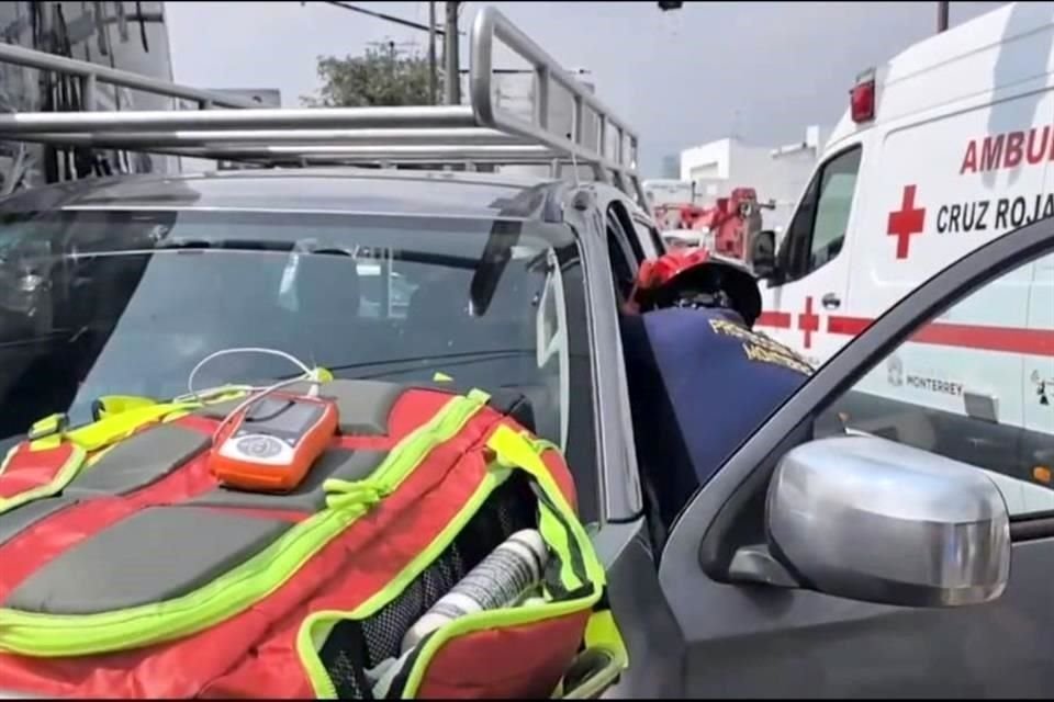 Tránsito de Monterrey señaló que la Ruta a138 se desplazaba por Carlos Salazar y la pick up por Venustiano Carranza.