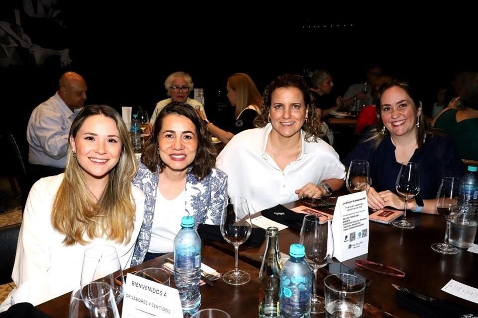 Raquel Elosúa, Katy Guerra, Andrea Zorrilla e Isabel González