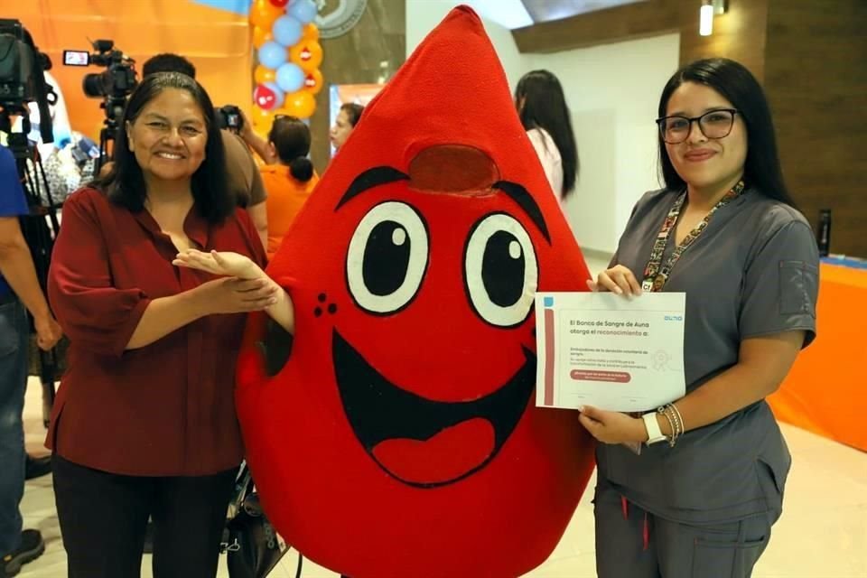 La Secretaria encabezó un evento alusivo en las instalaciones de la Facultad de Medicina de la UANL.