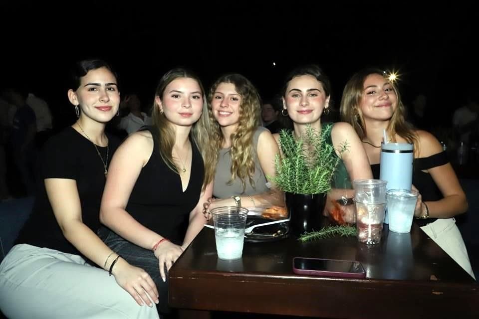 Mariana Bollella, Regina Madero, Raquel Chapa, Constanza Lasheras y Sara Montes