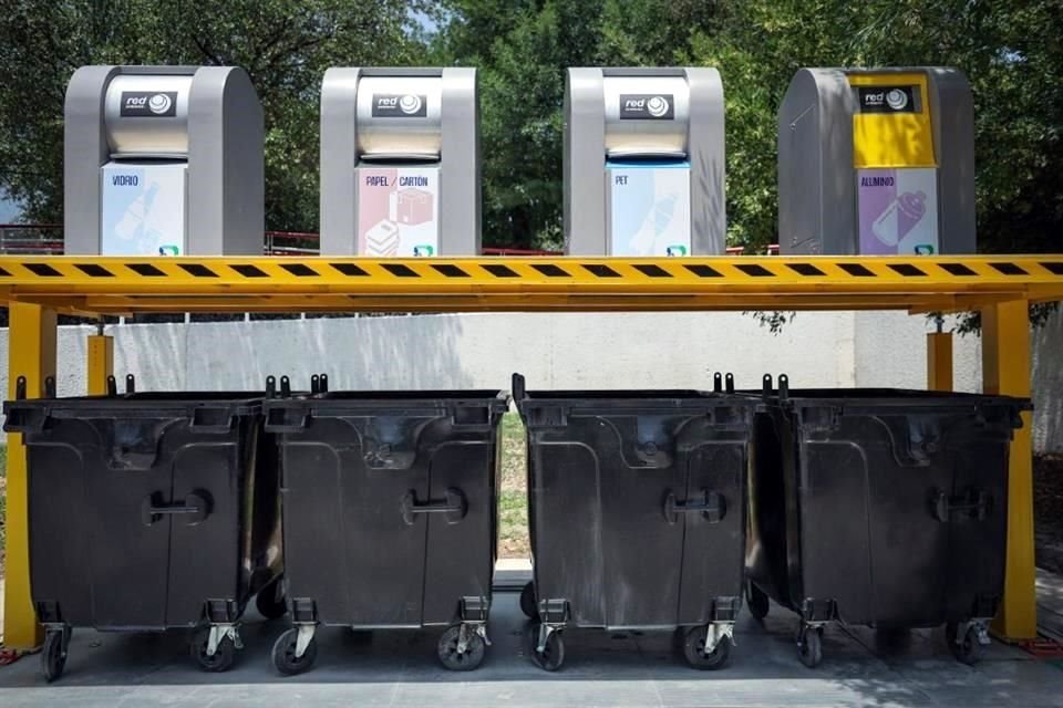 En los depósitos se podrá dejar vidrio, papel o cartón, PET y aluminio.