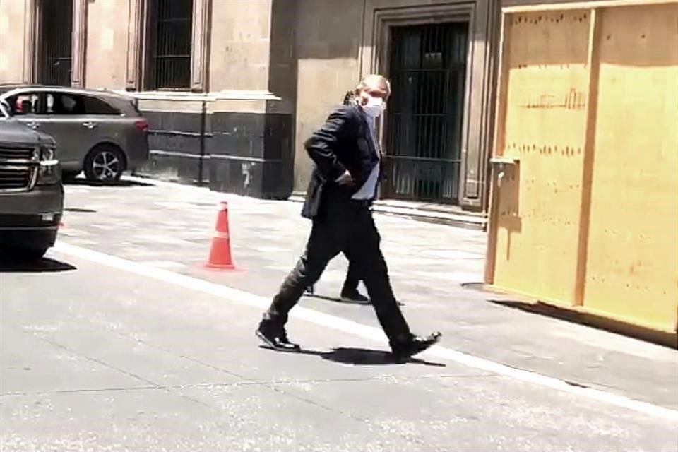 El Gobernador de Tabasco a su llegada a Palacio Nacional.