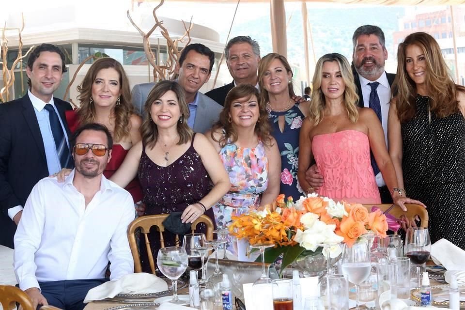 Patricio Ramírez, Melissa González, Gaby Furber, Miguel Fuber, Javier González, Laura Furber, María Furber, Maru Zapata, Andrés Jasso,, Sandra Zambrano y Mauricio Azcarraga