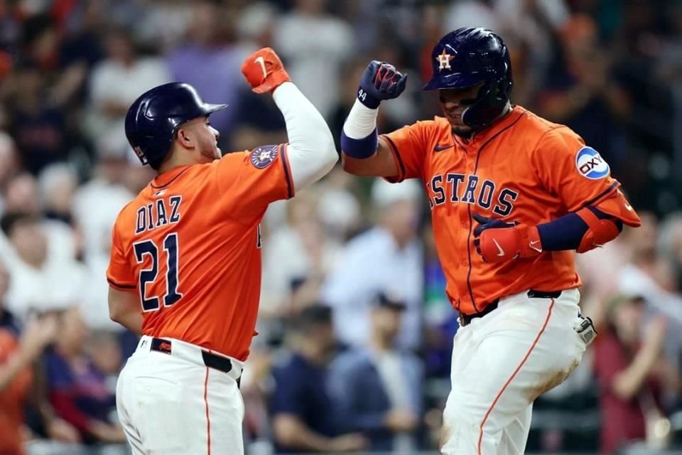 El mexicano contribuyó al triunfo de Houston por 4-3.