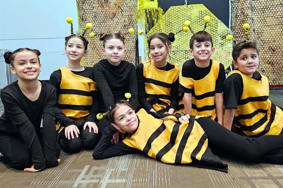 Los alumnos del Colegio San Patricio de Monterrey llamaron a su equipo 'Brillant Bees'.