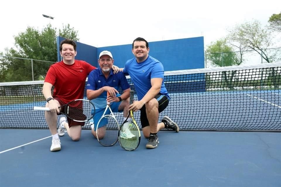 Gilberto Quezada, José Luis Quezada y Pepe Quezada