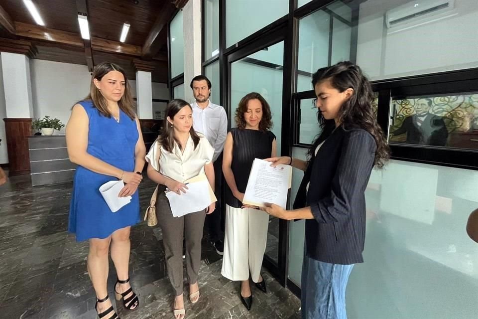 Selene Martínez Guajardo, directora del Observatorio Ciudadano, demandó a Nava tener en cuenta la aportación al medio ambiente que deberían estar haciendo estos predios.
