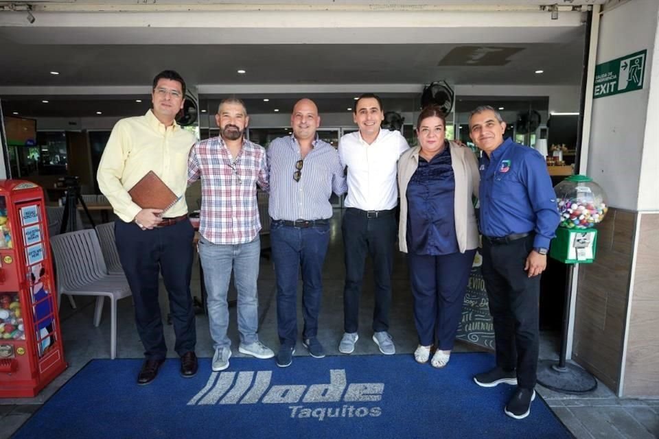 Funcionarios municipales se reunieron con comerciantes de Centrito Valle.