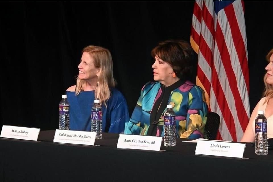 Durante una ceremonia, la Cónsul General Melissa Bishop informó que esta alianza ha permitido la profesionalización de más de 500 docentes.
