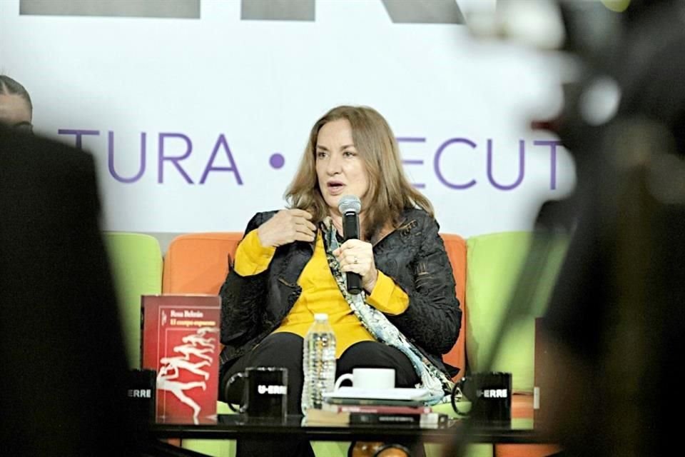Rosa Beltrán conversó con estudiantes de la U-ERRE.