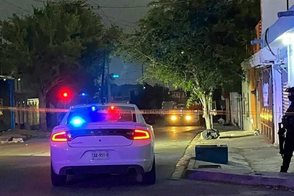 La agresión fue reportada a las 19:40 horas, en el cruce de las calles Apodaca y Terán, en la Colonia Topo Chico.