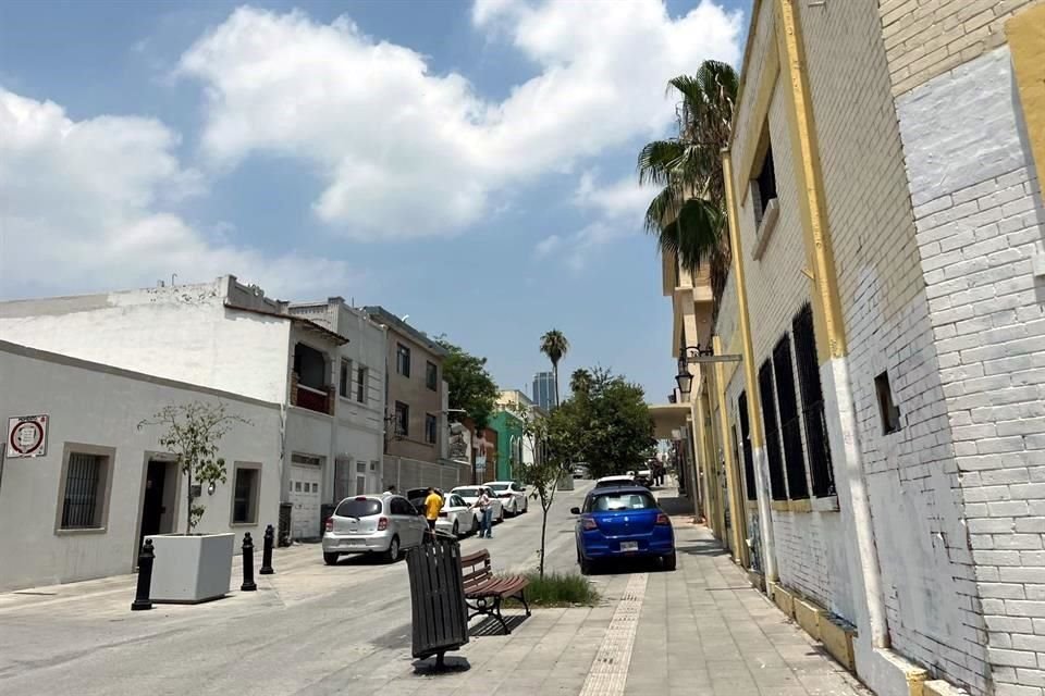 Vecinos de calles como Mina, Morelos y Padre Mier reportaron al menos cortes de energía en la última semana.