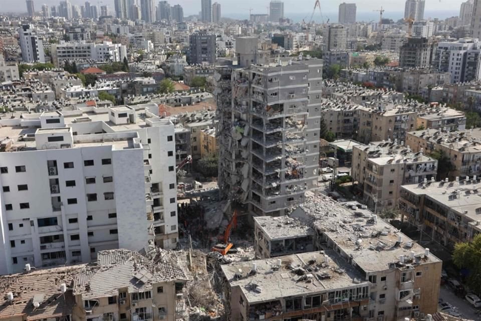 Por tercer día consecutivo, Israel realizó ataques aéreos en todo Irán, mientras algunos misiles iraníes evadían defensas aéreas israelíes.