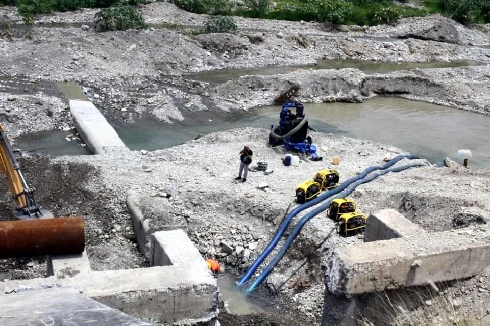 Esta mañana, AyD informó sobre el problema que dañó el tubo alimentador denominado 'La Silla-Poniente', a la altura de la Colonia La Huerta, en Guadalupe.