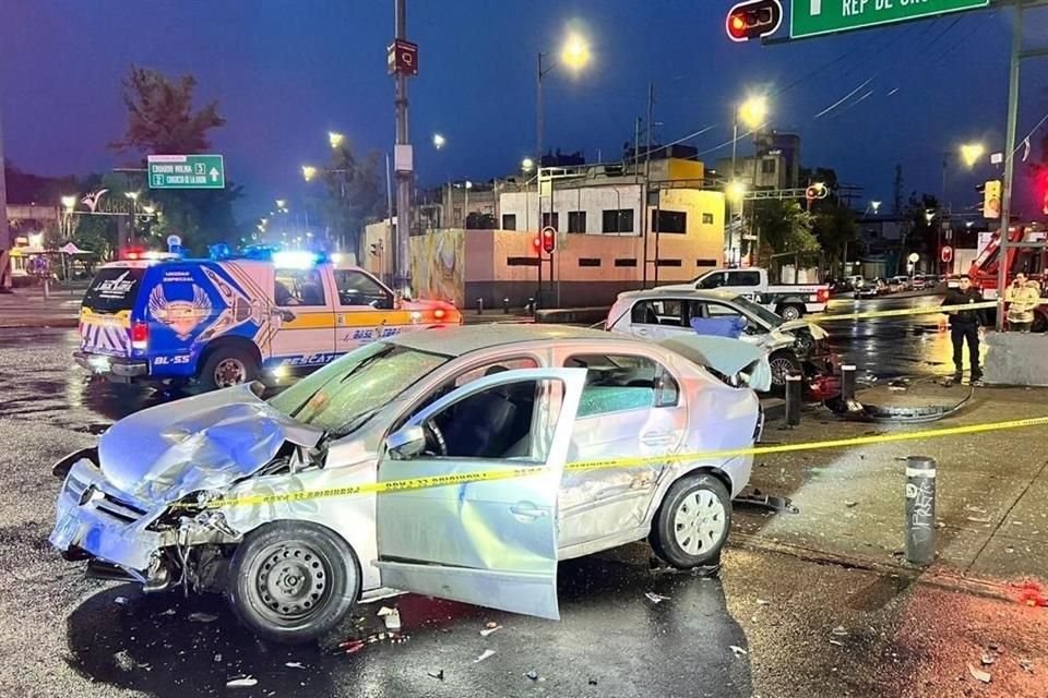 Un choque en los límites de  Cuauhtémoc y Venustiano Carranza resultó en una muerte y dos lesionados.